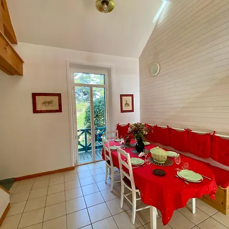 Maison Familiale Typique à 200m De La Benoît